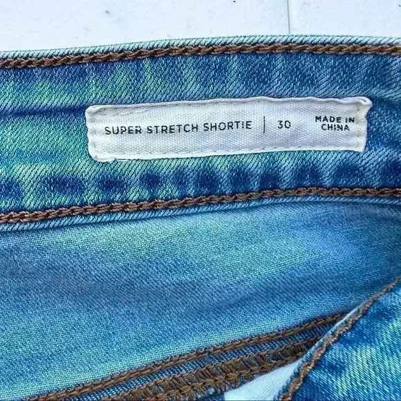 PACSUN DISTRESSED BUTTON FLY DENIM SHORTS•SIZE 30•PRE-OWNED GREAT CONDITION• - Picture 4 of 7